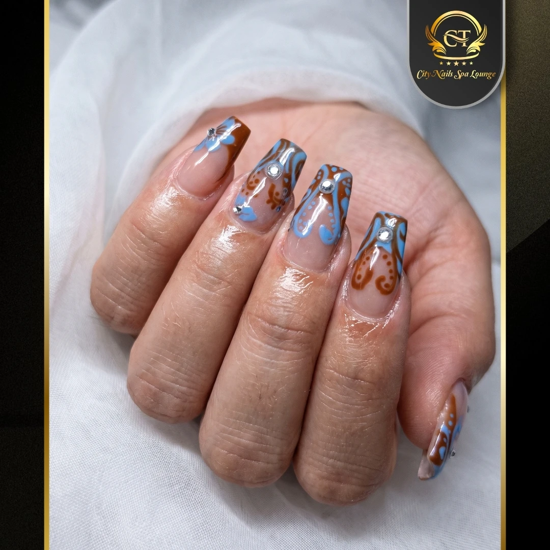 Happy nails